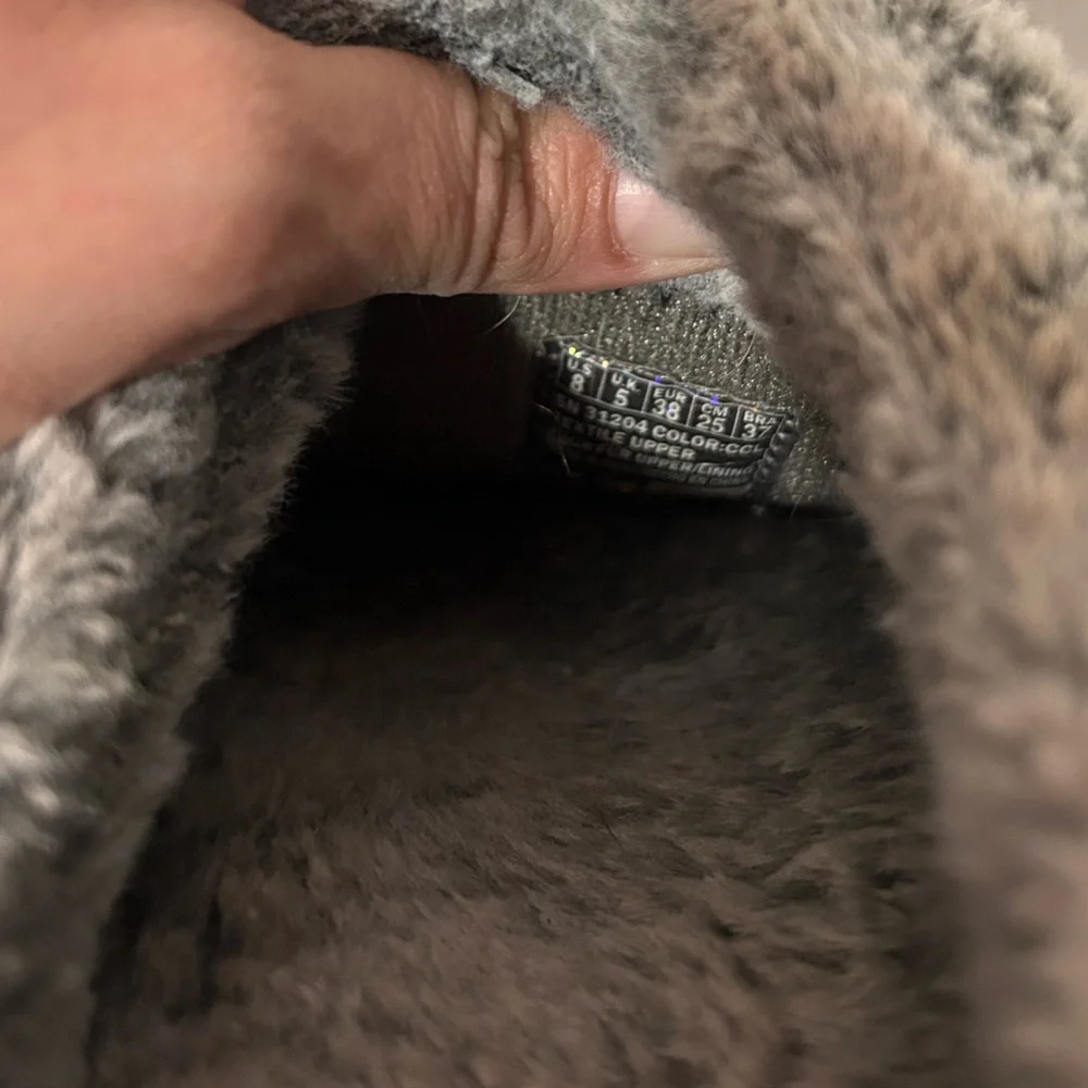 Skechers Gray cozy Loafers with Gray Lining - Picture 6 of 6